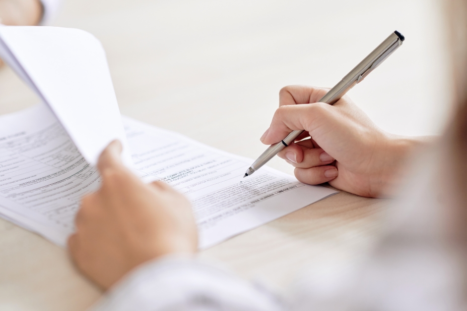 building-or-extending-the-right-contract-can-save-you-time-and-money